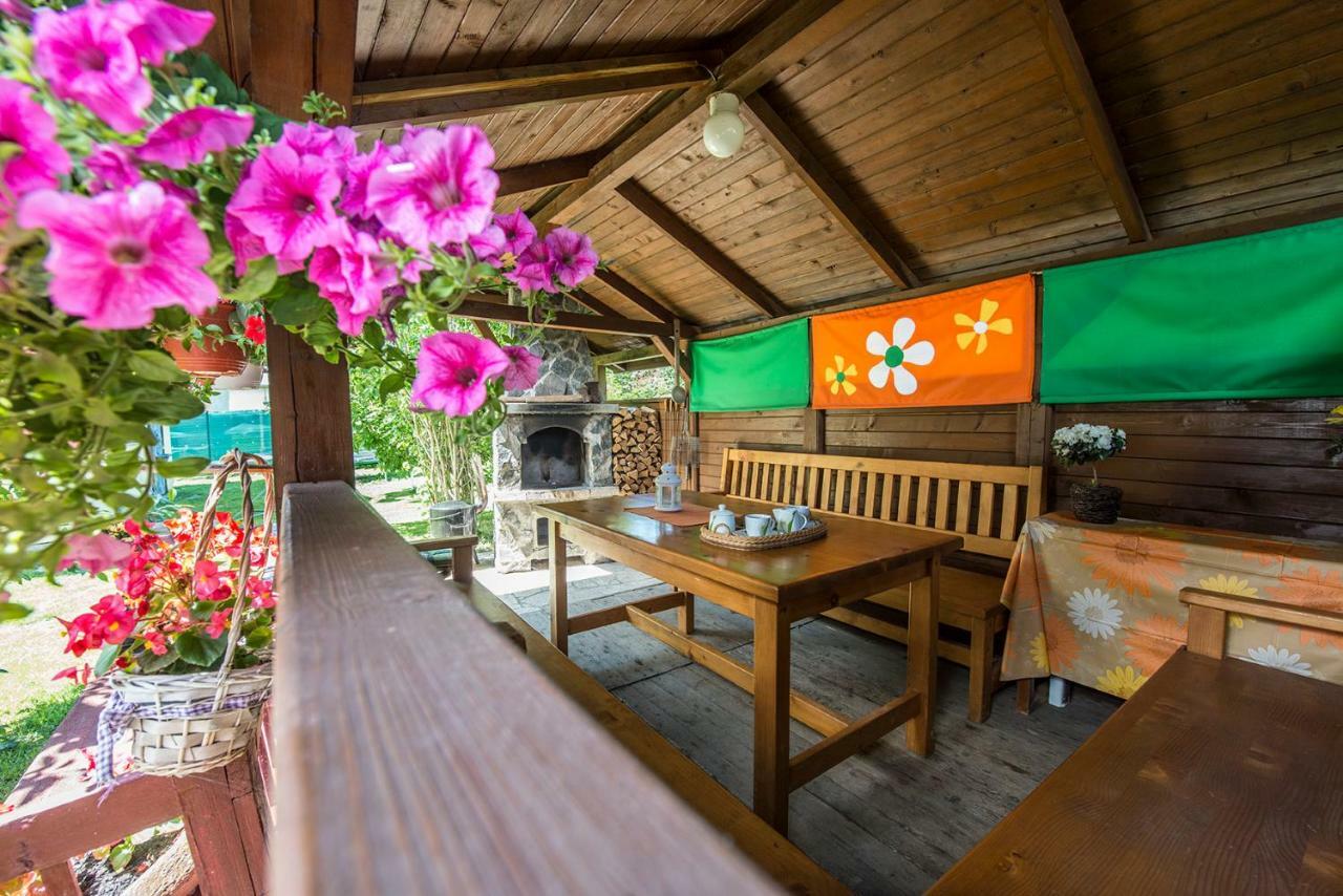 Privat Jonas Villa Strba Bagian luar foto