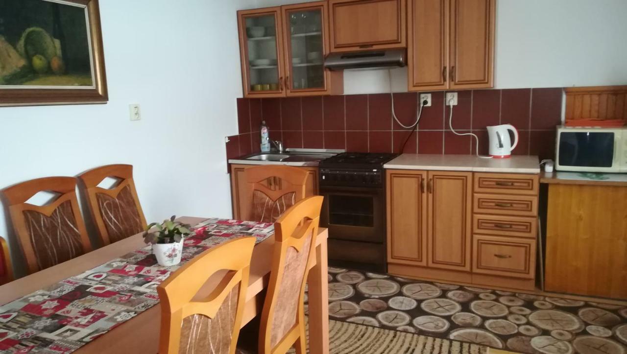Privat Jonas Villa Strba Bagian luar foto